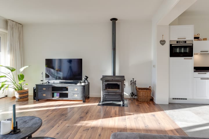 Foto 10 van Meester Meinenweg 15