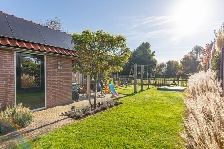 Foto 42 van Meester Meinenweg 15