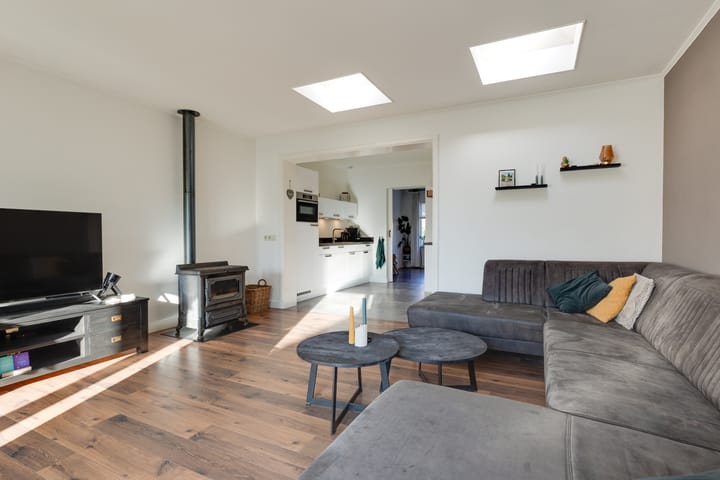 Foto 11 van Meester Meinenweg 15