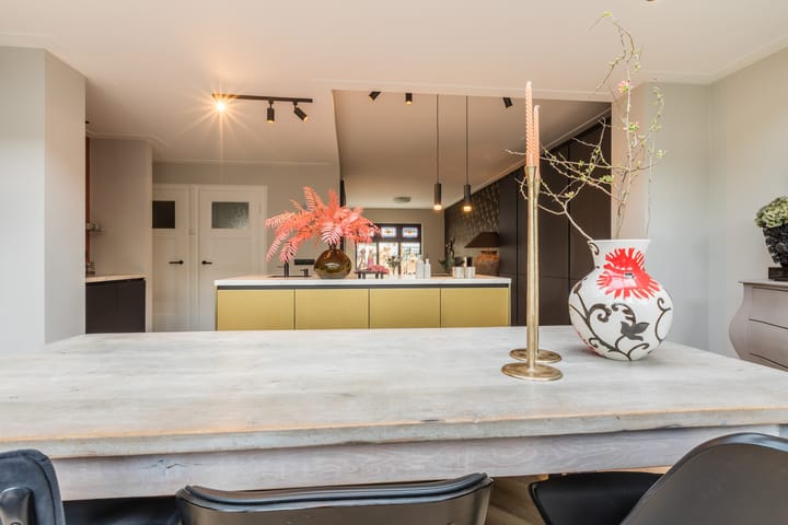 Foto 17 van Floraliastraat 25