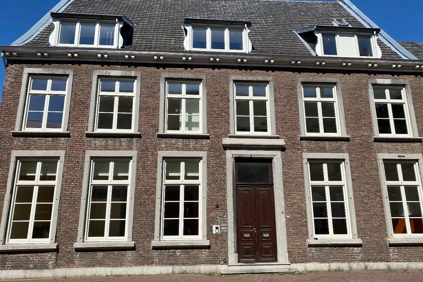 View photo 1 of Steegstraat 9