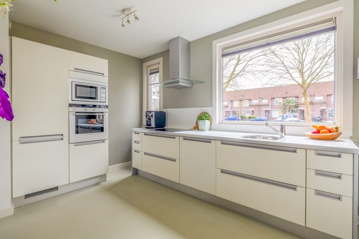 Photo 23 of Igor Stravinskisingel 46