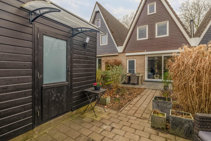 Photo 44 of Igor Stravinskisingel 46