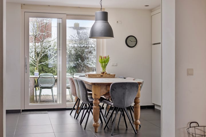 Photo 16 of Meester Teunissenstraat 17