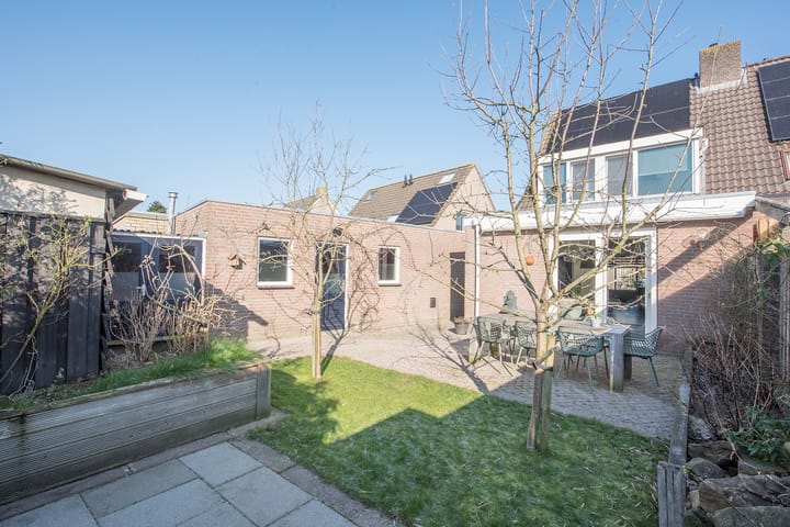 Photo 17 of Meester Teunissenstraat 17