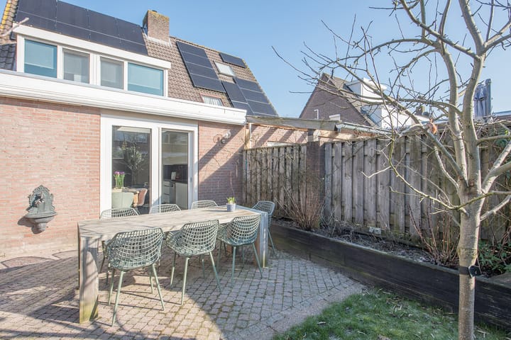 Photo 19 of Meester Teunissenstraat 17