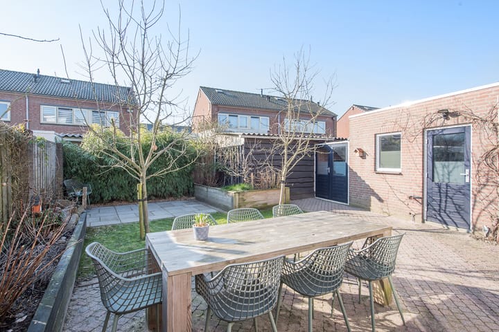 Photo 20 of Meester Teunissenstraat 17