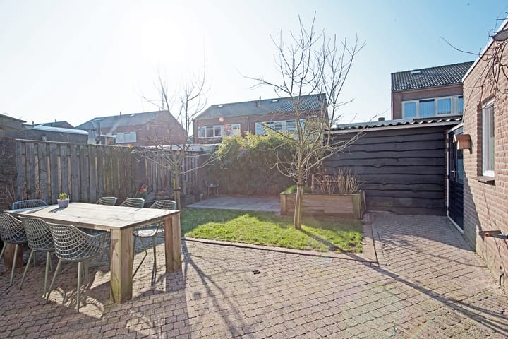 Photo 23 of Meester Teunissenstraat 17