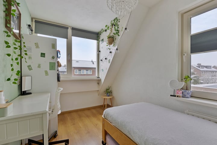 Photo 34 of Meester Teunissenstraat 17