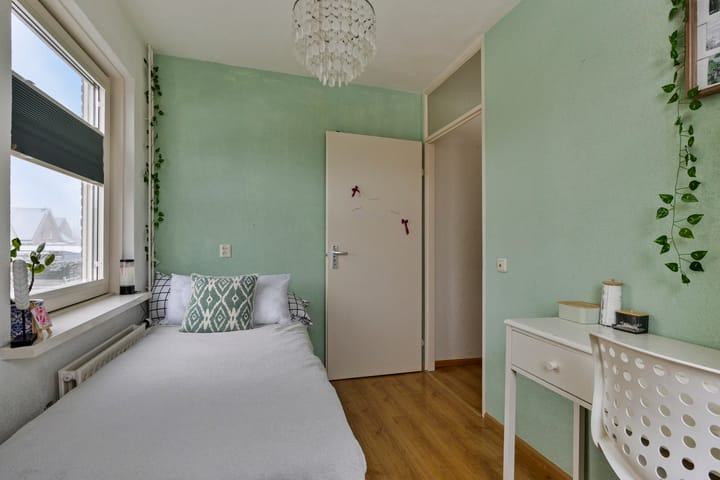 Photo 35 of Meester Teunissenstraat 17