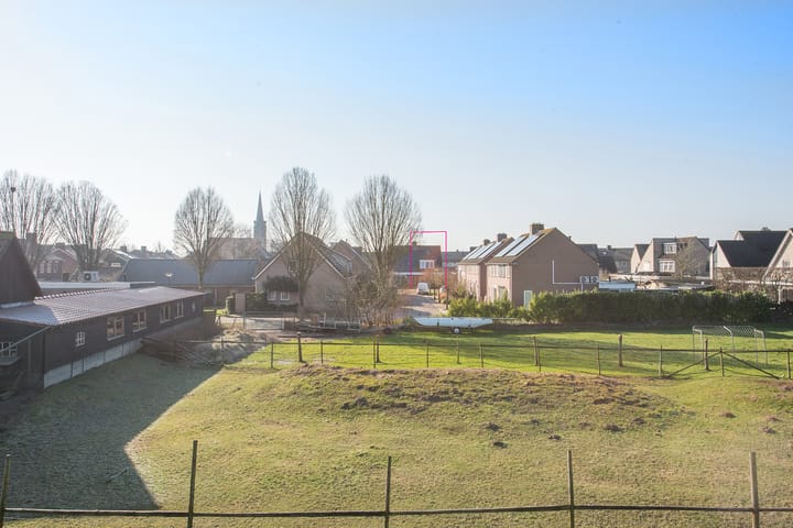 Photo 47 of Meester Teunissenstraat 17