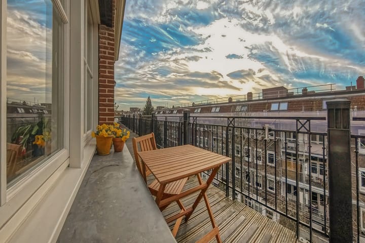 Foto 4 van Piri Reisplein 66