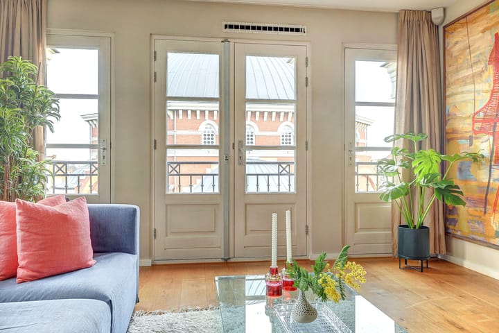 Foto 9 van Piri Reisplein 66