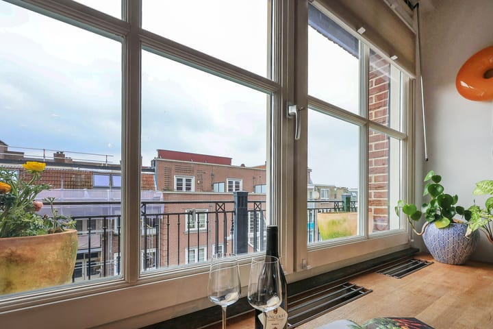 Foto 21 van Piri Reisplein 66