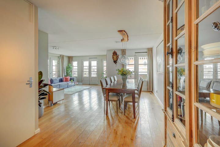 Foto 23 van Piri Reisplein 66