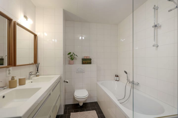 Foto 28 van Piri Reisplein 66