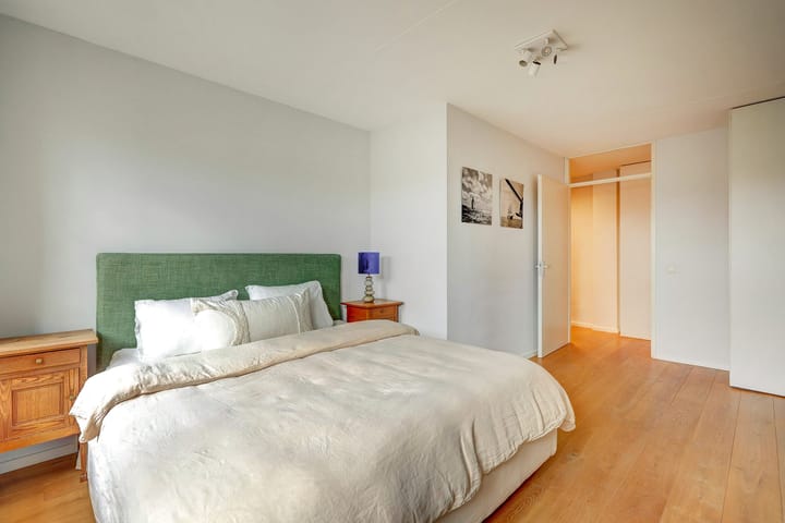 Foto 45 van Piri Reisplein 66