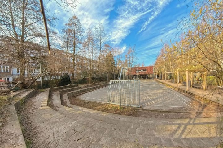 Foto 57 van Piri Reisplein 66