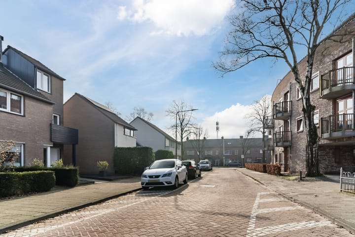 Foto 38 van Rector Buijselstraat 4