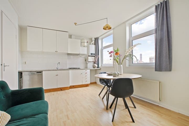 Foto 10 van Tolstraat 123-4A