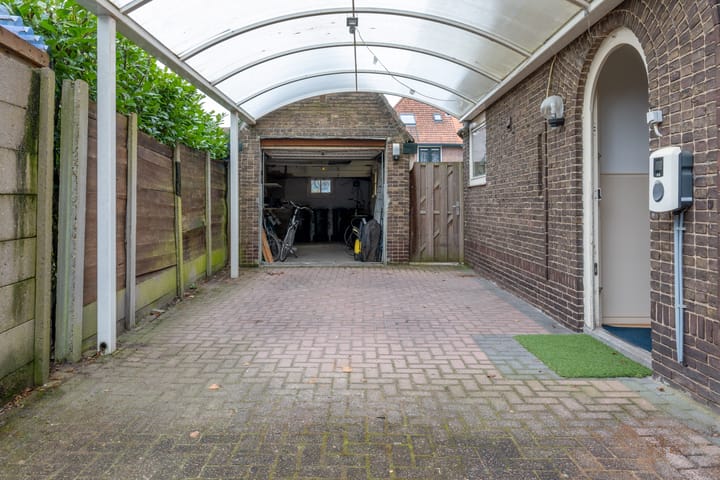 Foto 3 van Huygensstraat 1