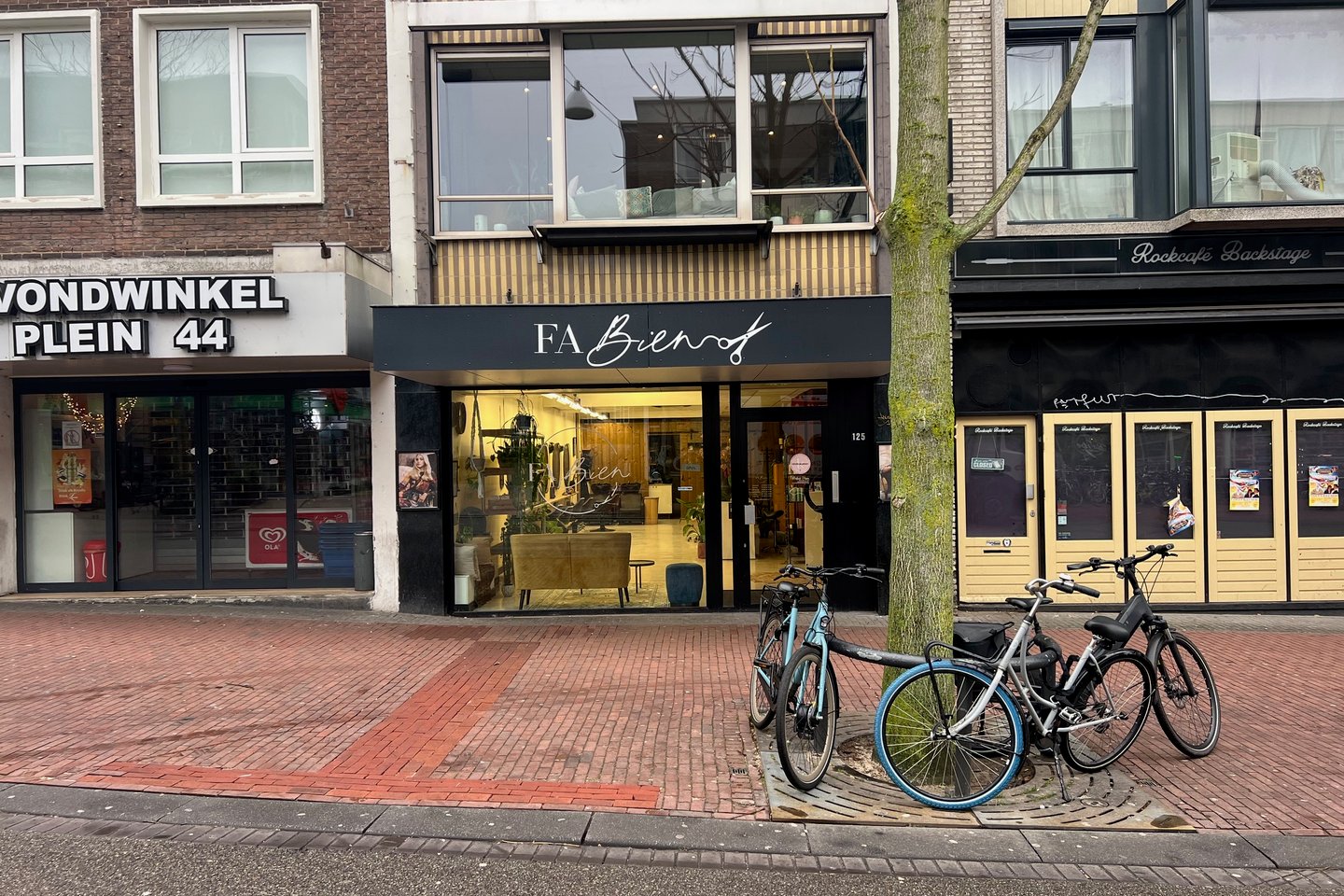 Bekijk foto 1 van Bloemerstraat 125