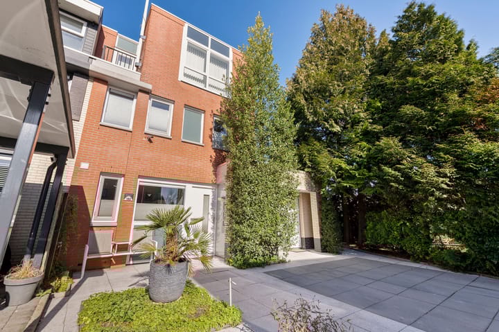 Foto 1 van Iroko 192