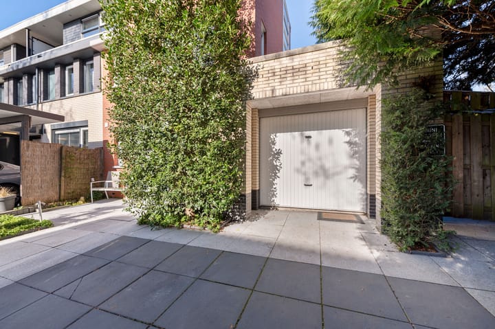 Foto 6 van Iroko 192