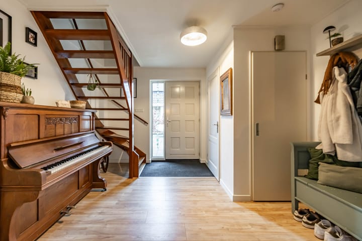 Foto 24 van Midscheeps 82