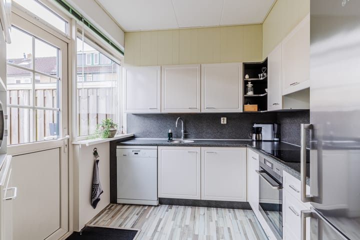 Foto 14 van Titus Brandsmastraat 2