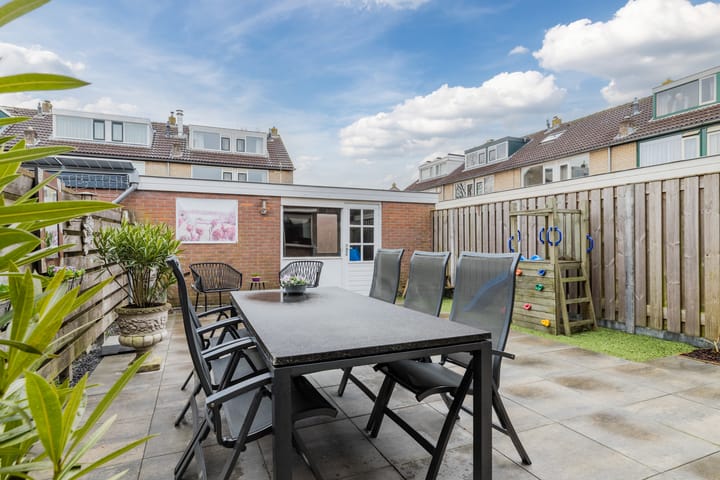 Foto 37 van Titus Brandsmastraat 2