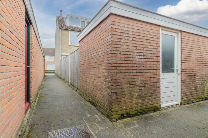 Foto 40 van Titus Brandsmastraat 2