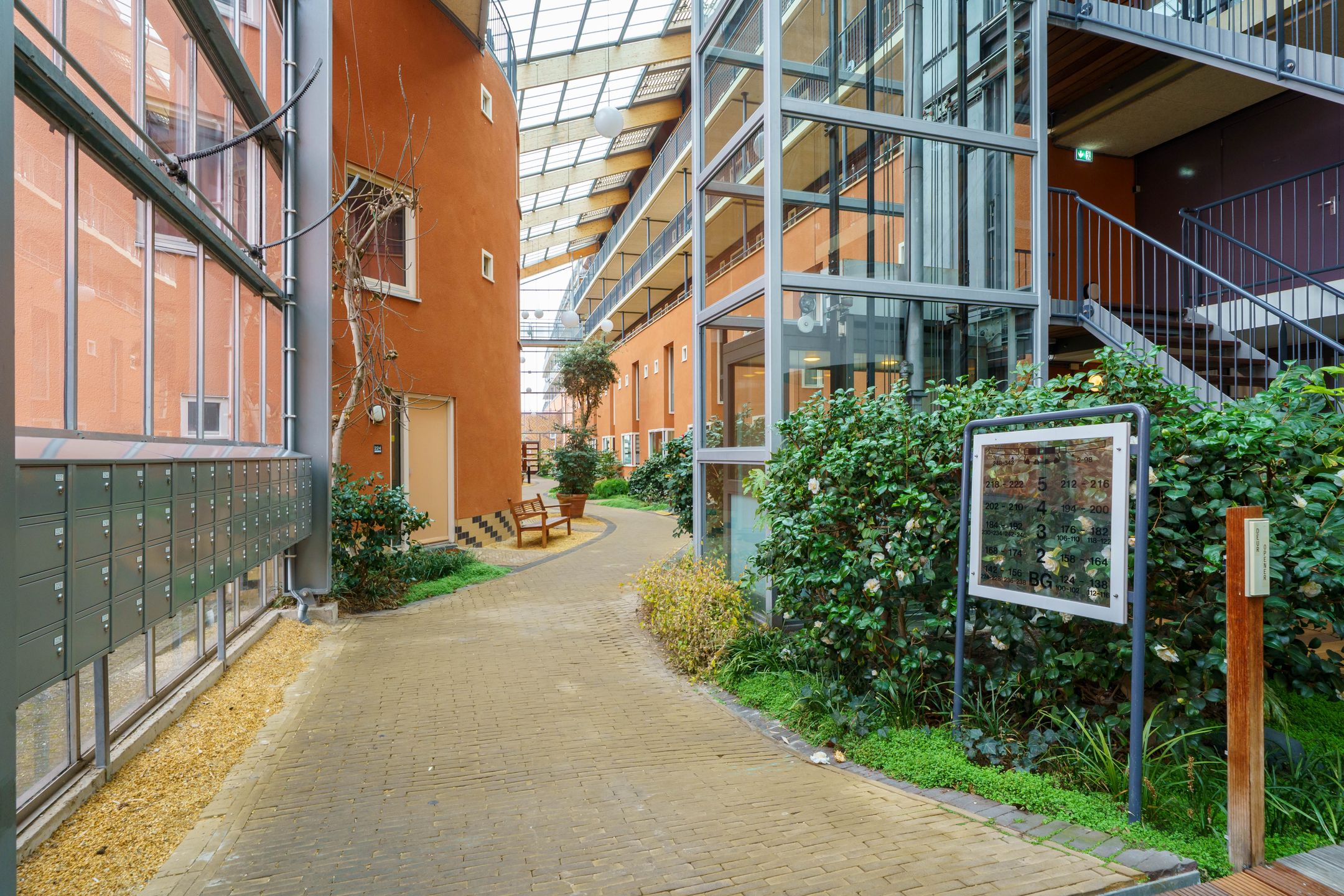 Foto 42 van Louis Davidsstraat 156