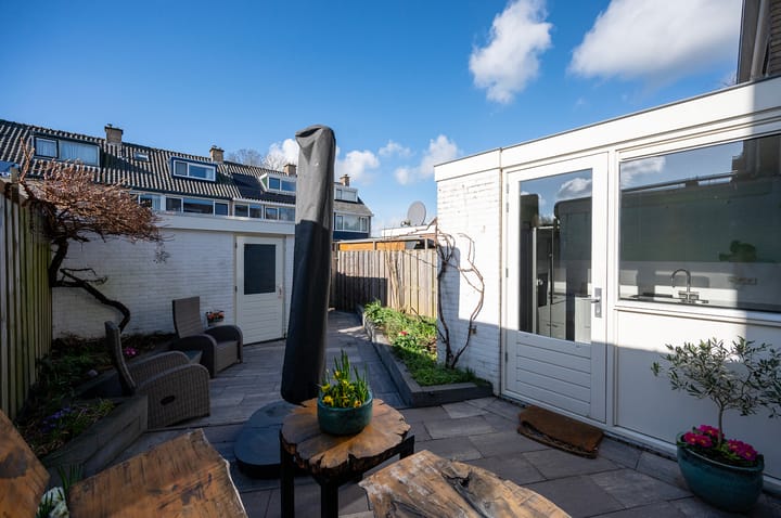 Foto 17 van van Poelgeestlaan 44