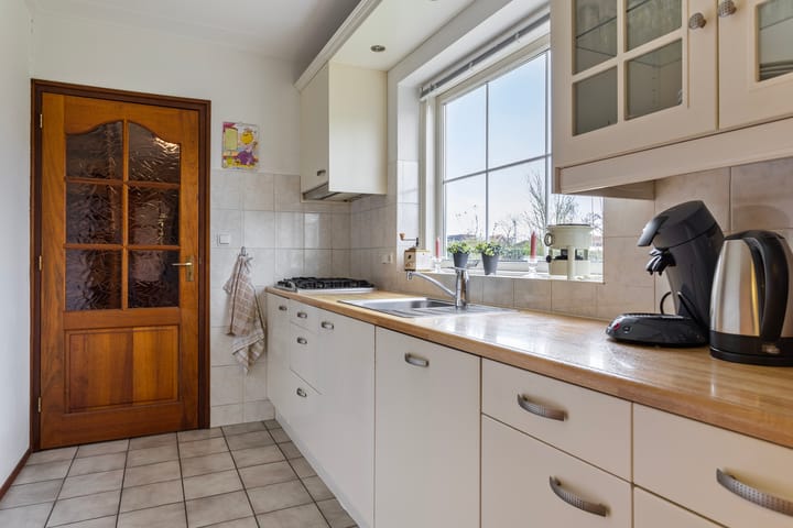 Photo 14 of Roosjesweg 4