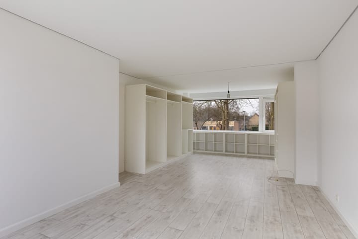 Photo 20 of Van Hogendorplaan 53