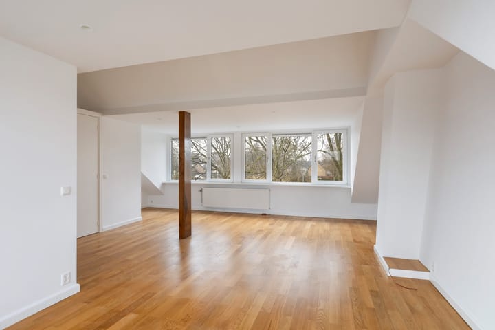 Photo 31 of Van Hogendorplaan 53