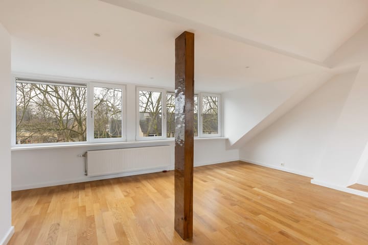 Photo 33 of Van Hogendorplaan 53