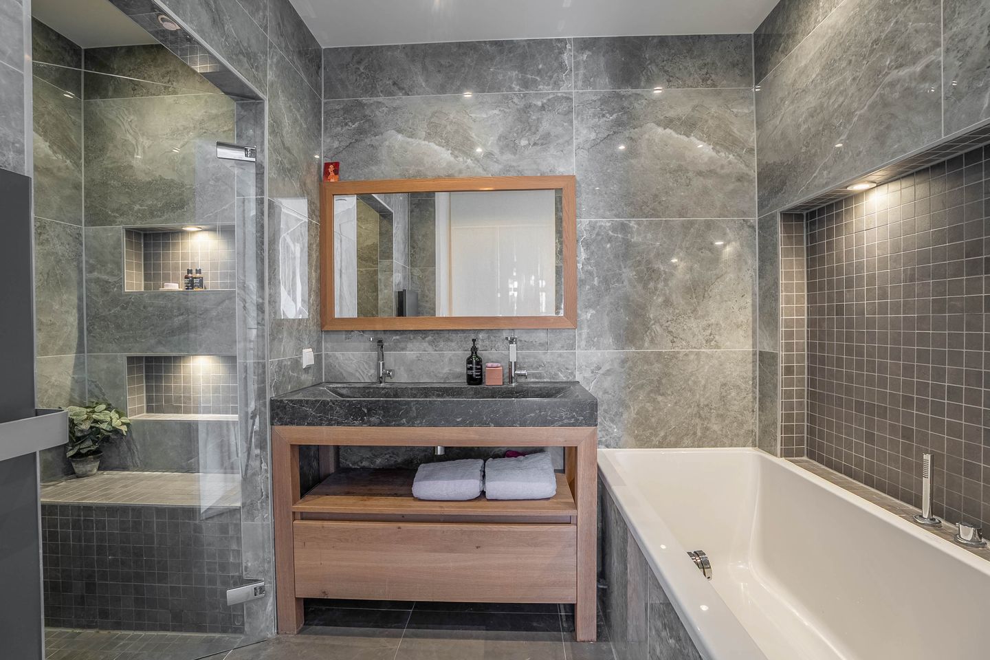 Foto 19 van Bloemenhof 14