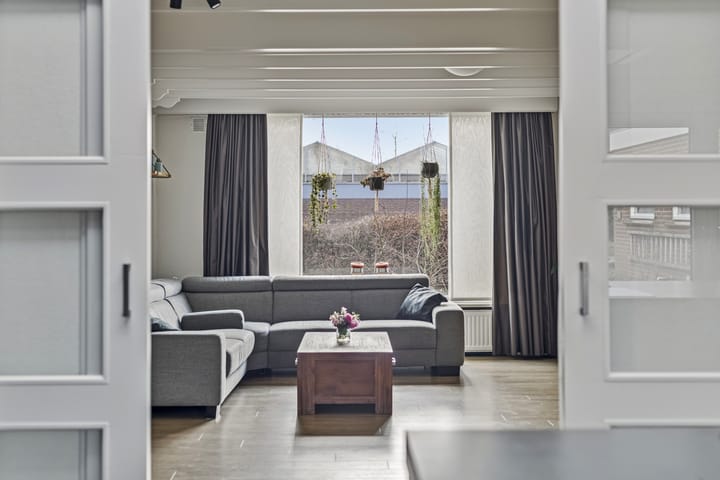 Foto 8 van Spoorstraat 16