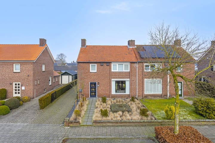 Foto 47 van Spoorstraat 16