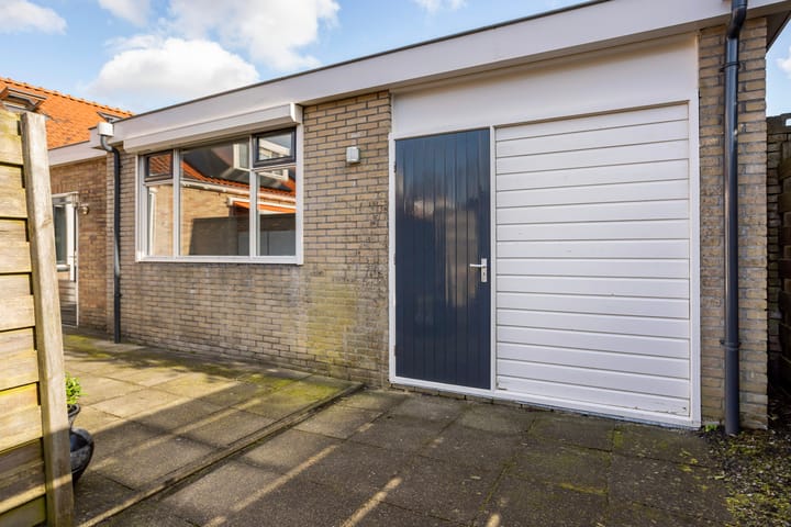 Foto 41 van Lammert Hofstrastraat 8