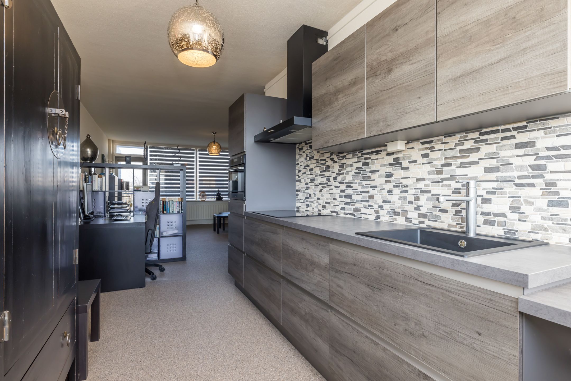 Foto 12 van Burg. van Grunsvenplein 127