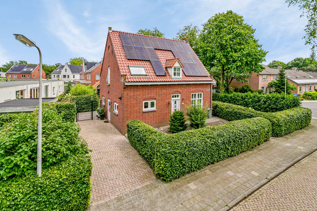 Koopwoningen - huizen te koop in [Funda]
