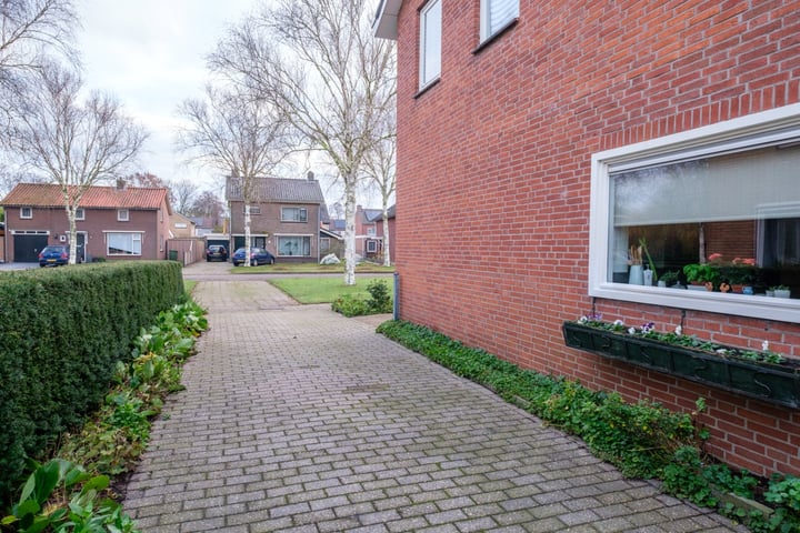 Bekijk foto 35 van Burg.van Haersoltestraat 27