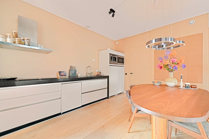 Photo 14 of Gustav Mahlerplein 199