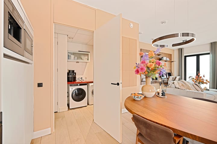 Photo 16 of Gustav Mahlerplein 199