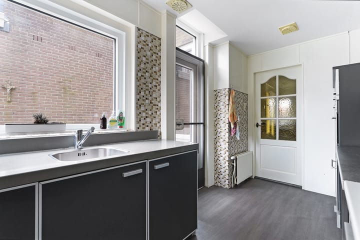 Photo 12 of Kanaalstraat 54