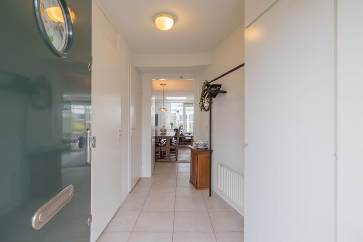 Foto 4 van Van Meerbeekstraat 8