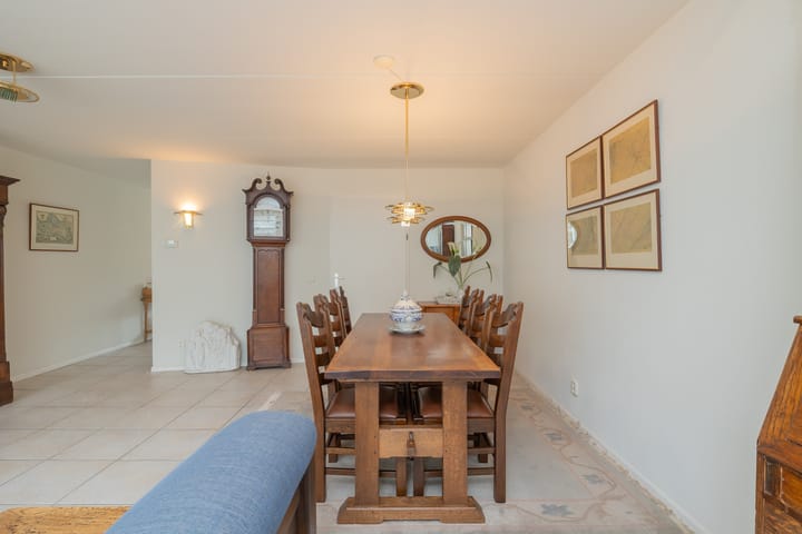 Foto 12 van Van Meerbeekstraat 8